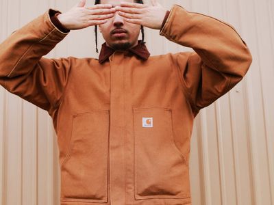 Hands cupped over eyes in palming position